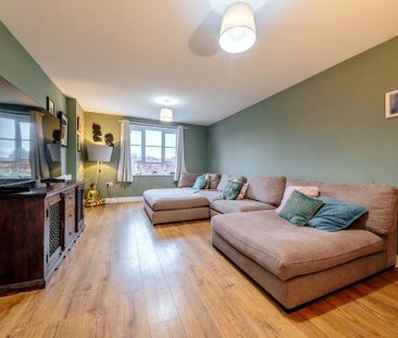 4 bedroom detached house to rent - Photo 2