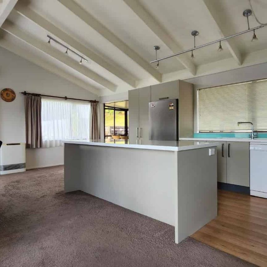 Spacious Family Home in Popular Merrilands - Photo 1