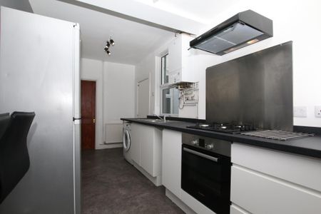 3 bedroom terraced house to rent - Photo 2