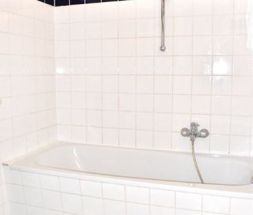 Ruhige, elegante Wohnung im Grünen mit zwei Balkonen - Photo 5