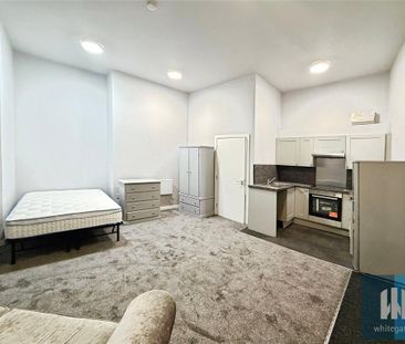 Studio to rent - Photo 1