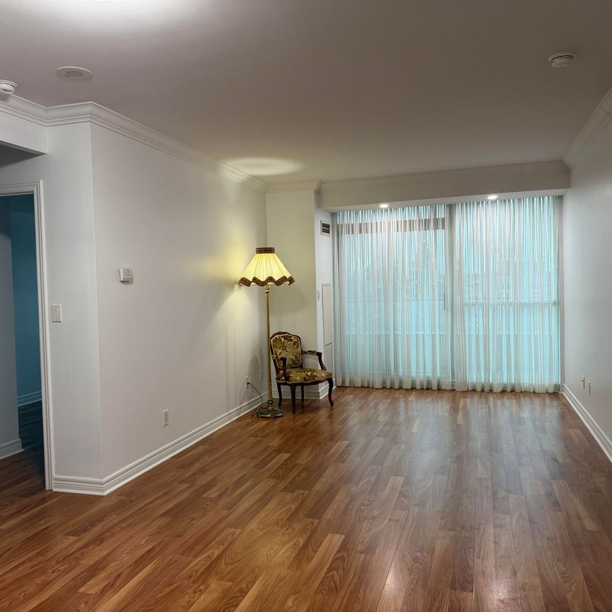 For Lease - 100 Promenade Circle Unit# 304, Vaughan, Ontario - Photo 1