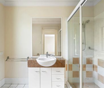 Spacious 3-Bedroom Home in Prime Noosa Location – Walk to River, Ya... - Photo 3