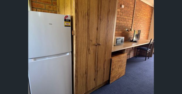 Studio unit fully furnished including water and electricity - Photo 1