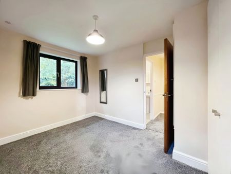 1 bed terraced house to rent in Langtons Meadow, Farnham Common, SL2 - Photo 3