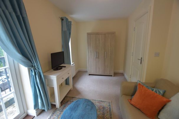 1 bedroom in a house share to rent - Photo 1