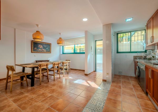 FOR RENT: SPACIOUS AND ELEGANT 4-BEDROOM BUNGALOW FOR LONG TERM