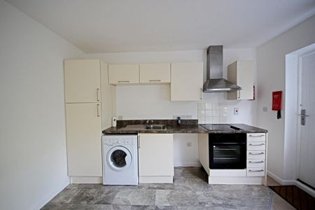 1 bedroom ground floor flat to rent - Photo 5