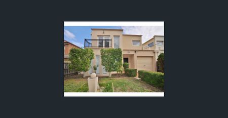 CITY WIDE Real Estate - LARGE 4 Bedroom Townhouse, with cooling and heating!!! Walk to Clayton train station, shops, Monash Medical Centre, Monash. - Photo 5