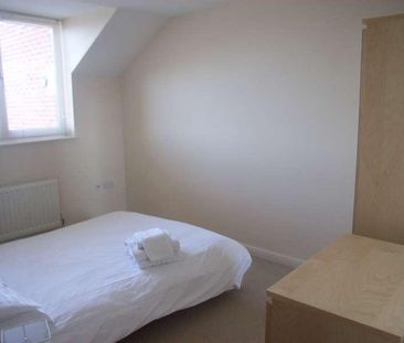 Aveley House, Illiffe Close, Reading, RG1 - Photo 3