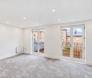 4 bedroom semi-detached house to rent - Photo 3