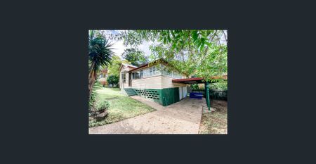 Queenslander well positioned in a convenient location - Photo 3