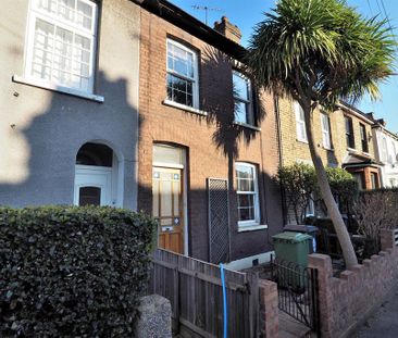 3 bedroom terraced house to rent - Photo 6