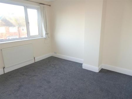 2 bedroom semi-detached house to rent - Photo 4