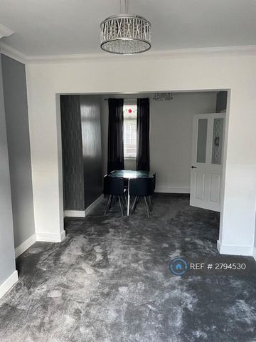 3 bedroom terraced house to rent - Photo 2