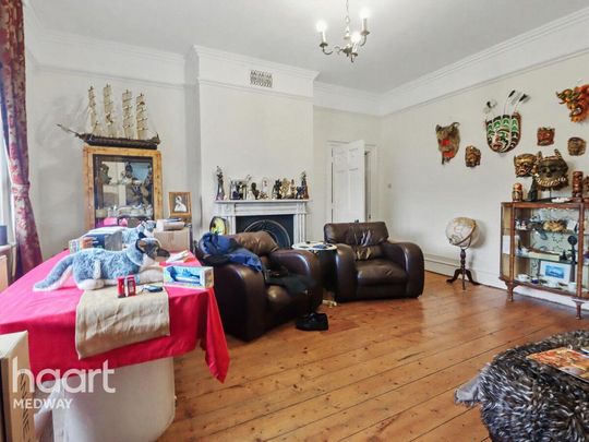 5 bedroom detached house to rent - Photo 1