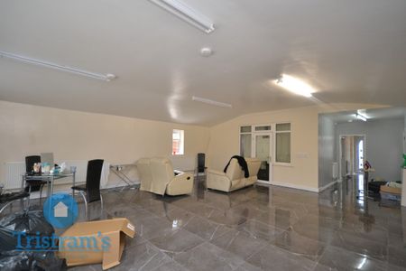 4 bed Detached House for Rent - Photo 2