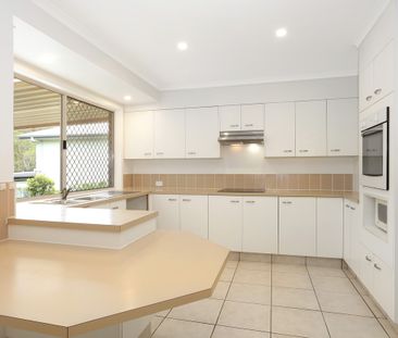 37 Dunsby Drive, Carrara QLD 4211 - House For Rent | Domain - Photo 3