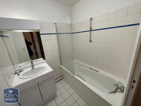 Location Appartement 2 pièces 49m² LILLE 59000 - Photo 4