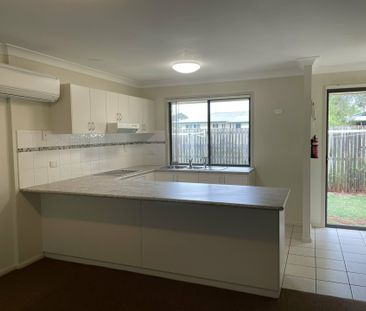 Lovely 2 bedroom brick unit - No Pets - Photo 6