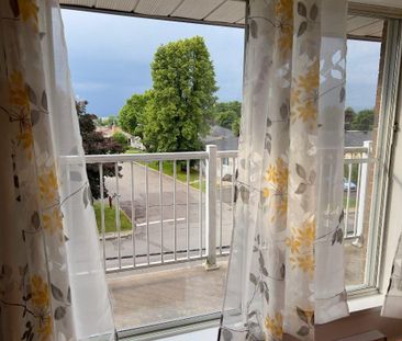 Beau appart 4 1/2. Quartier calme, sécuritaire, libre 1 juillet.. - Photo 3