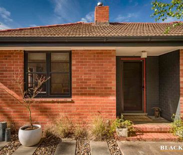 Charming Two Bedroom Home in Deakin - Photo 1