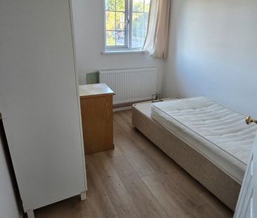 5 Bed Terraced House, Sterncourt Road, BS16 - Photo 4