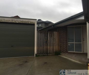 Modern 2 Bedroom - Photo 5