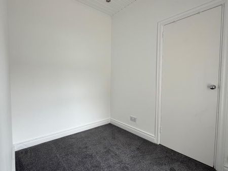 18 Castle Street, Donaghadee, BT21 0DN - Photo 4