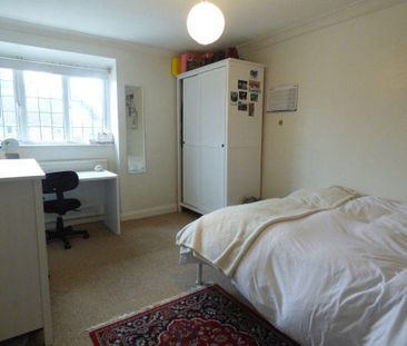 4 bedroom semi-detached house to rent - Photo 6