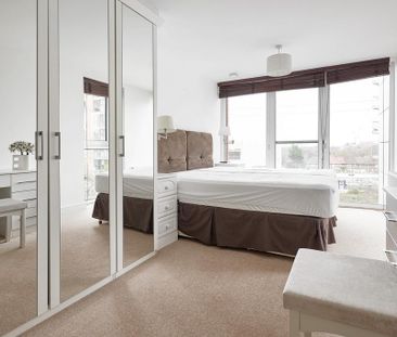 2 bedroom flat to rent - Photo 2