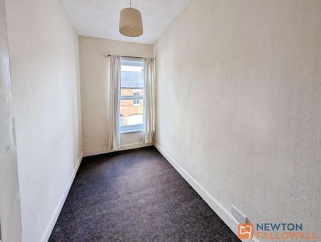 3 bedroom terraced house to rent - Photo 3