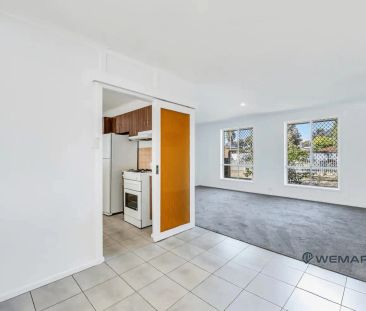 “Stylish Comfort Meets Convenience in Parafield Gardens! 🛋️💫” - Photo 4