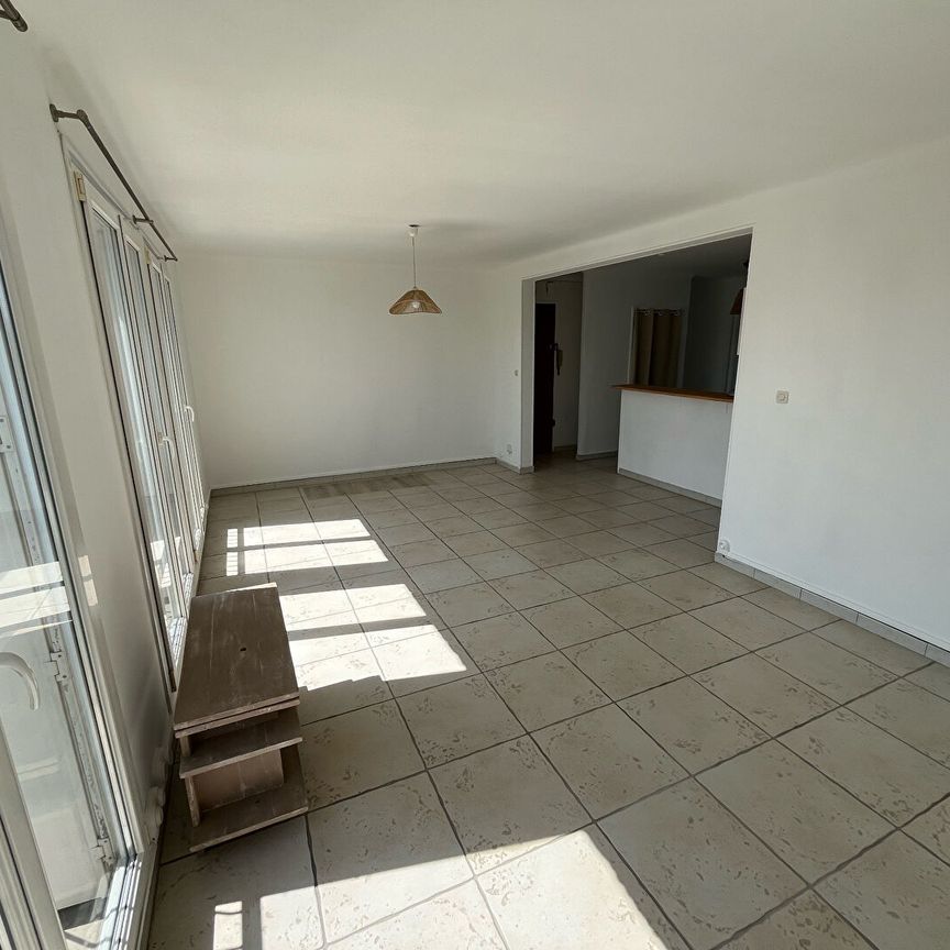 AIX SUD - T4 AVEC STATIONNEMENT PROCHE AUTOROUTES, - Photo 1