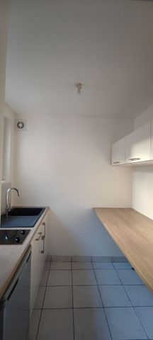 Location Appartement 2 pièces 28m² - Photo 2