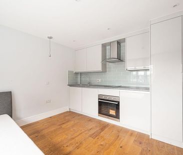 Studio to rent - Photo 2