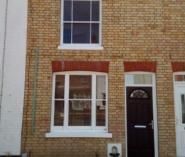 Two Bedroom Terraced House in Immaculate Condition for Rent in cent... - Photo 6