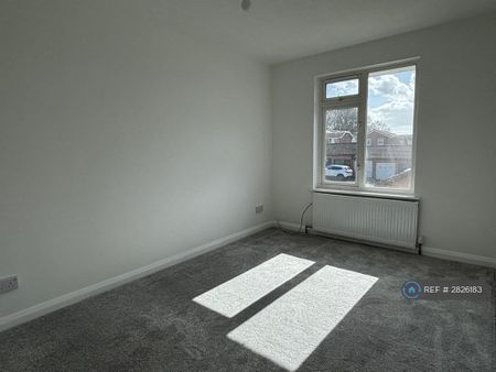 3 bedroom end of terrace house to rent - Photo 4