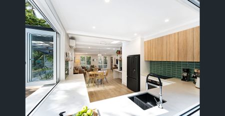 Beautiful Coastal Home - Photo 4