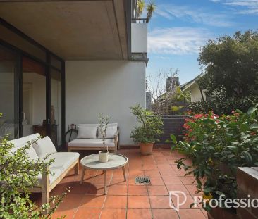“ULTIMATE TOWN RESIDENCE – 2 X ENTERTAINING BALCONIES” - Photo 4