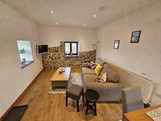 1 bedroom semi-detached house to rent - Photo 1