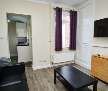 38 Leopold Street - Photo 2