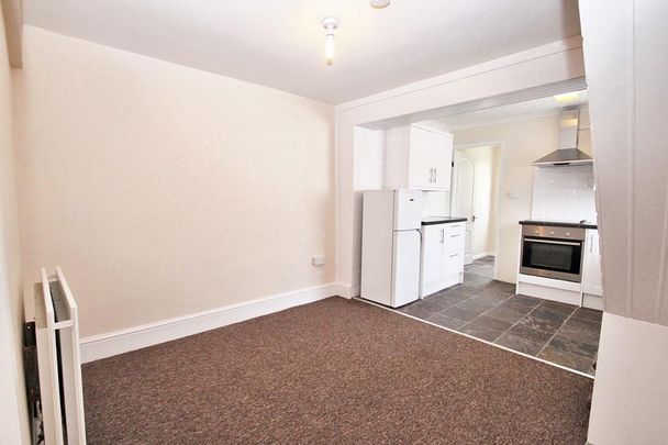 2 bedroom semi-detached house to rent - Photo 1