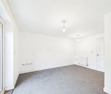 2 bedroom semi-detached house to rent - Photo 4
