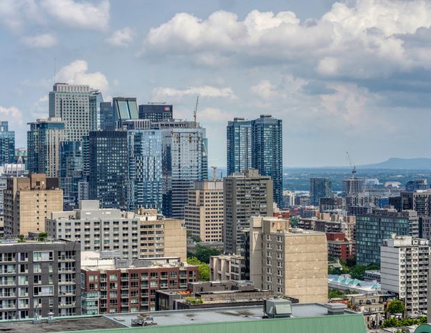 Plaza Tower Apartments | 4000 de Maisonneuve Blvd. West, Montreal - Photo 1