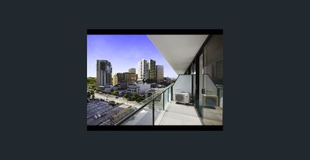 One Bedroom in Central Location - Photo 3