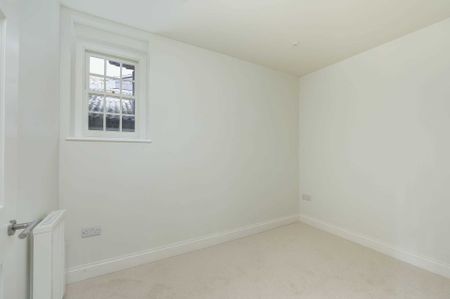 Piccadilly Place - Photo 2