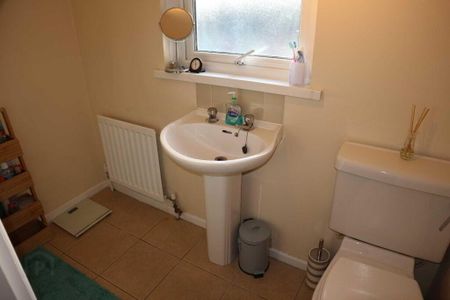 Apt D, 5 Eastleigh Drive, Ballyhackamore, Belfast, BT4 3DX - Photo 3