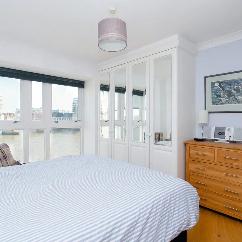 2 bedroom flat in 10 High Timber Street - Photo 1