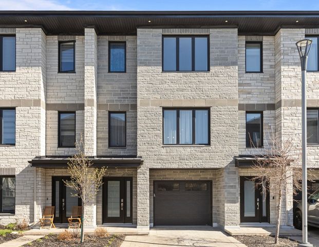 À louer / Maison à étages - Photo 1